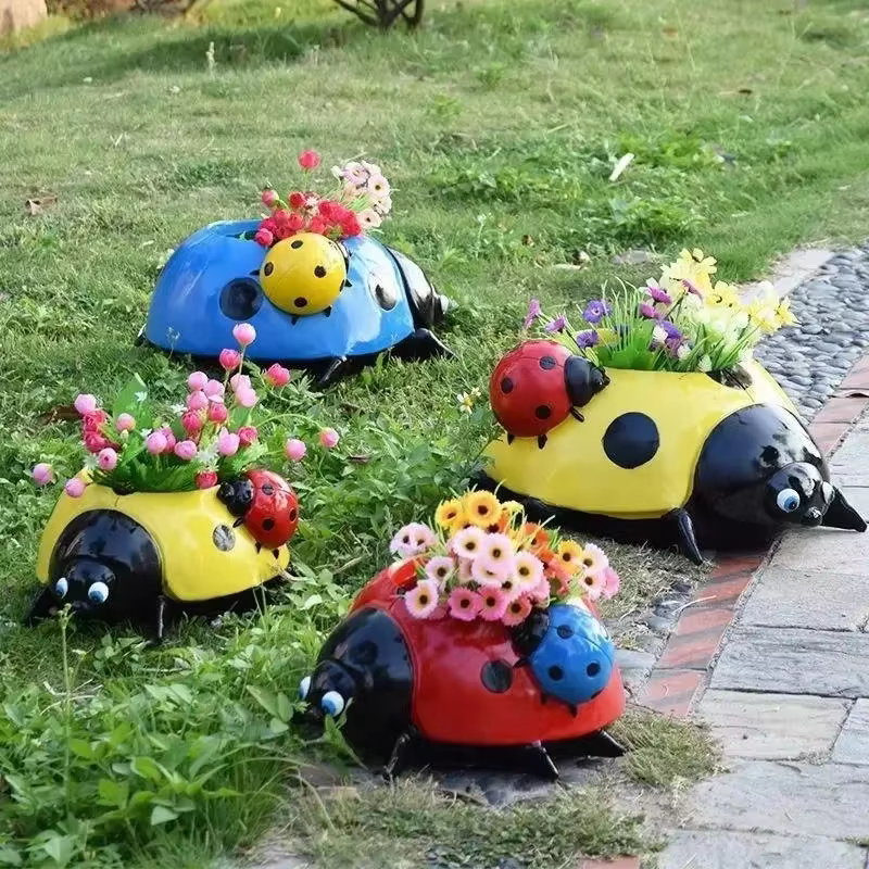 Adorno de Mariquita de Resina para Jardín y Exterior - imagen 4