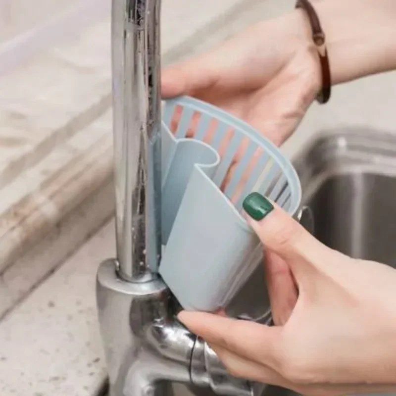 Soporte colgante plástico para fregadero: cesta organizadora - imagen 4