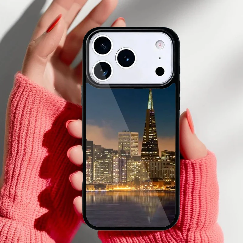 Uso cotidiano de la funda con diseño de ciudad