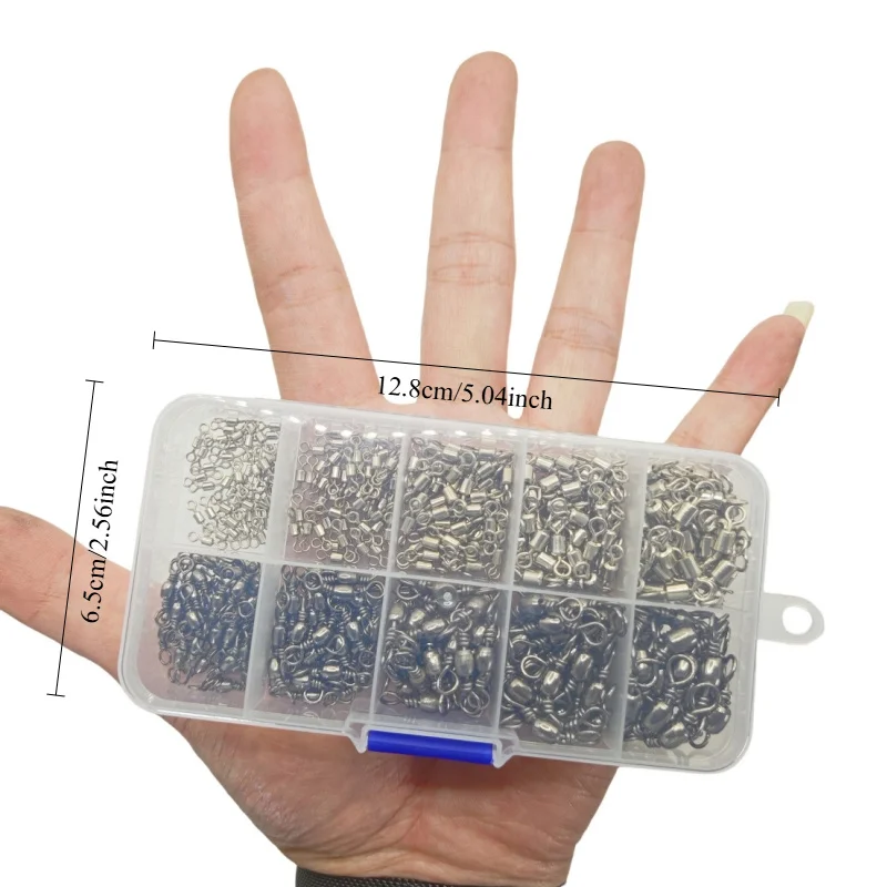 Detalle de la variedad de conectores para aparejos de pesca