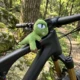 Correa colgante con dinosaurio para manillar de bicicleta aire libre - imagen 2