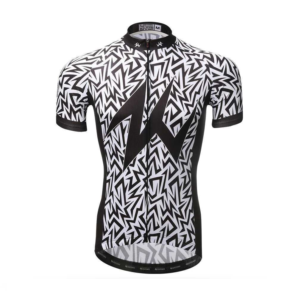 Detalle del tejido y estilo de ciclismo
