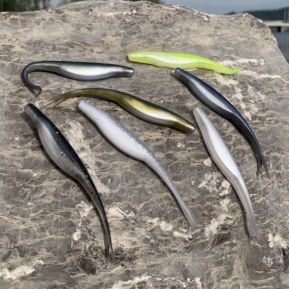 Spinpoler Jerk Shad Flotante 12 cm – Coda dividida para lubina - imagen 4