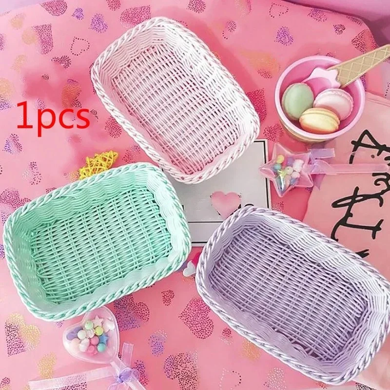 Caja de pesca plástica en encimera de cocina