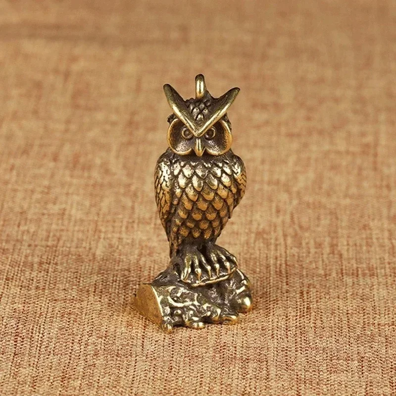 Estatuilla miniatura con estética retro