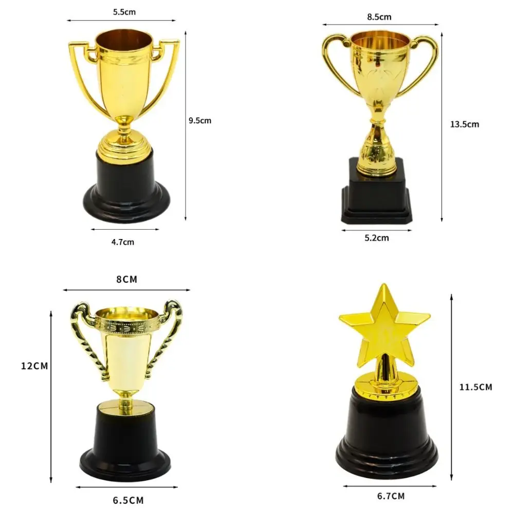 Mini trofeo de plástico dorado con estrella pentagrama