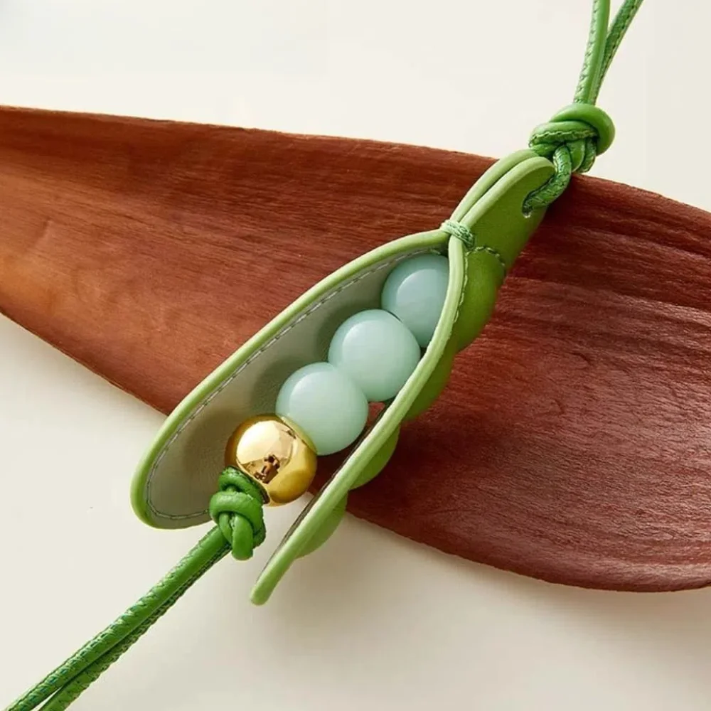 Llavero de cuero estilo versátil color verde guisante artesanal