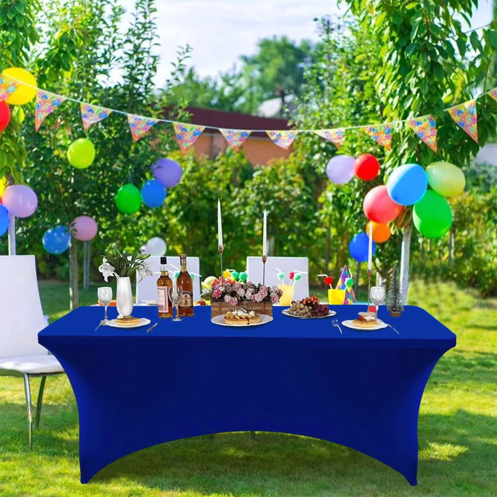 Mantel colocado en mesa de evento