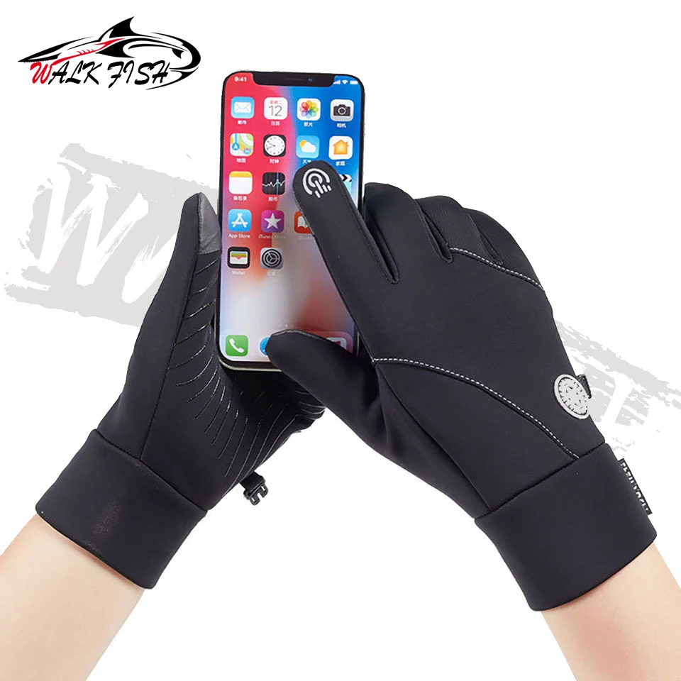 Guantes en uso durante actividad de pesca