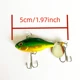 Duo Realis Spin señuelo VIB con lentejuelas para lubina