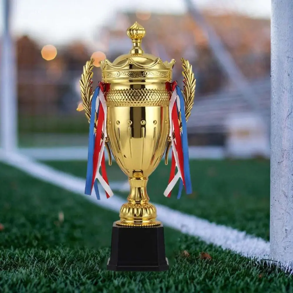 Detalle de la base y tapa del trofeo
