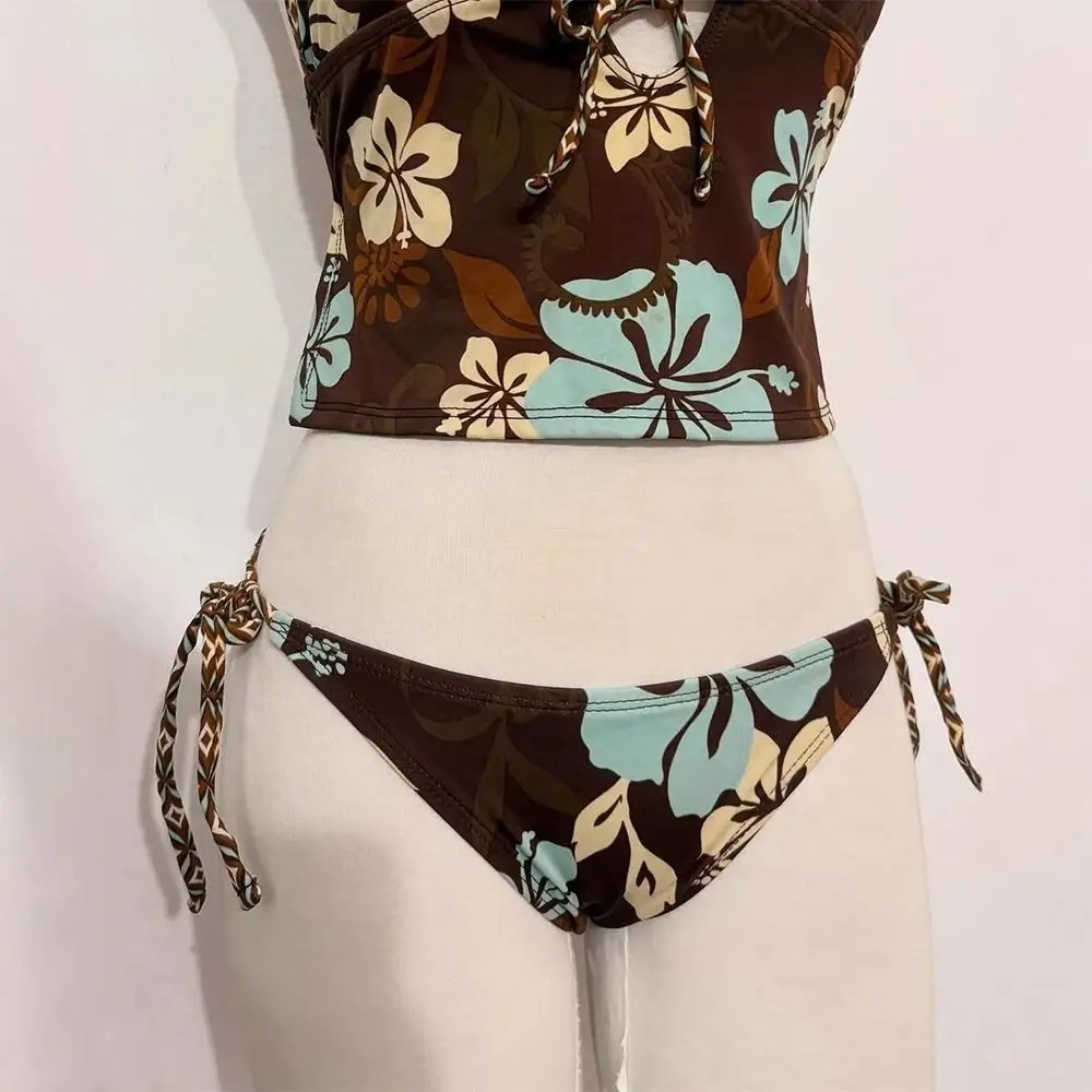 Detalle del conjunto de 2 piezas para playa