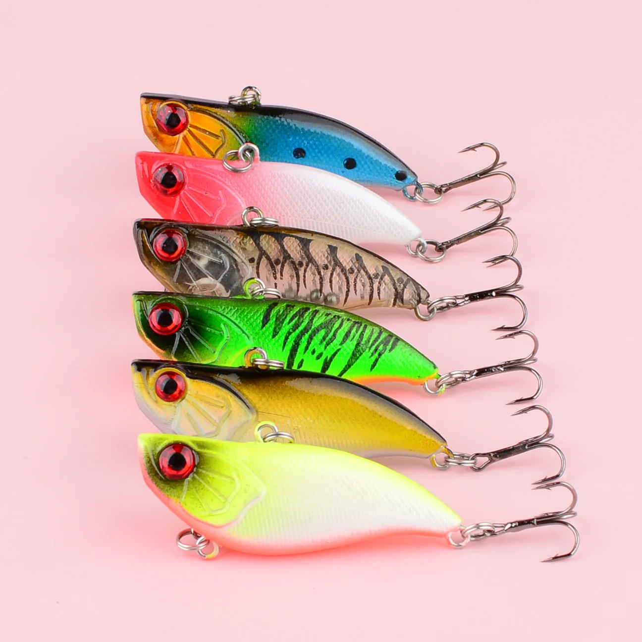 Presentación del señuelo para pesca en mar