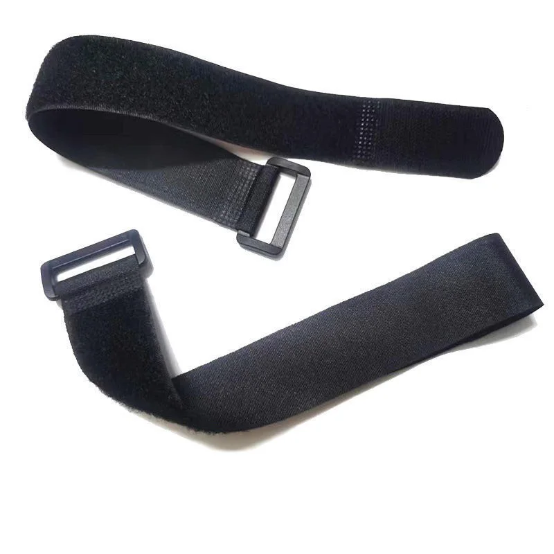 Correas sujetando varias cañas de pescar agrupadas
