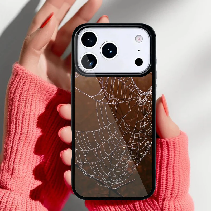 Imagen lateral que muestra el perfil de la funda y los botones accesibles