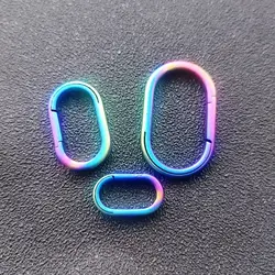 Llavero de titanio ultraligero con hebilla y aleación resistente
