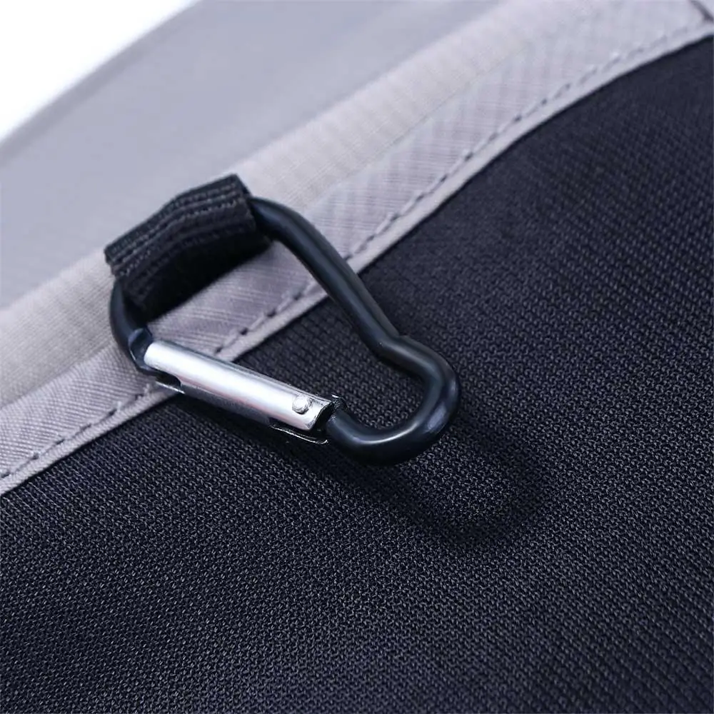 Primer plano del tejido impermeable y la correa ajustable