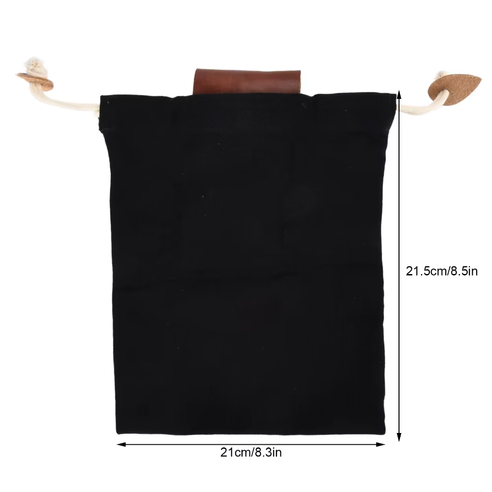Bolsa de lona con detalles en cuero para recolección de hongos