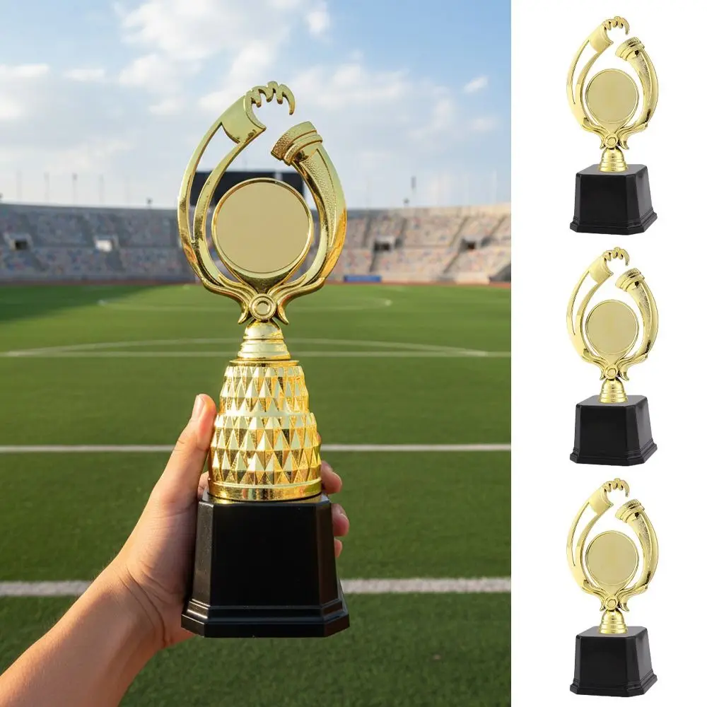 Trofeo de competición con base negra y diseño creativo - imagen 5