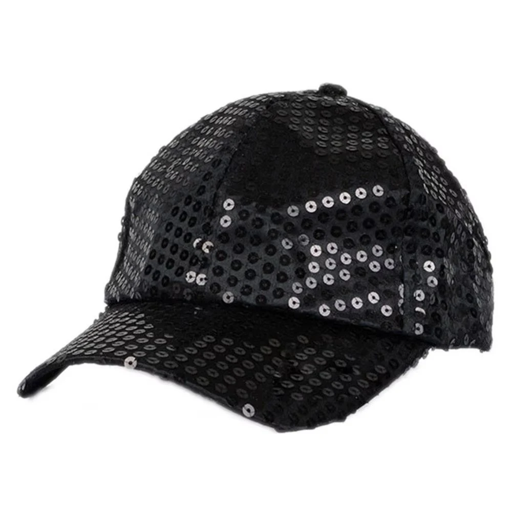 Vista frontal de la gorra brillante