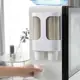 Soporte para vasos de pared automático con dispensador para cocina