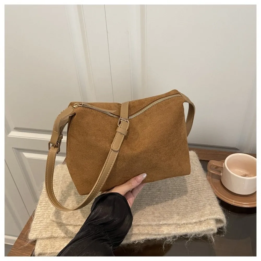Bolso bandolera de gamuza gran capacidad con correa ajustable - imagen 4