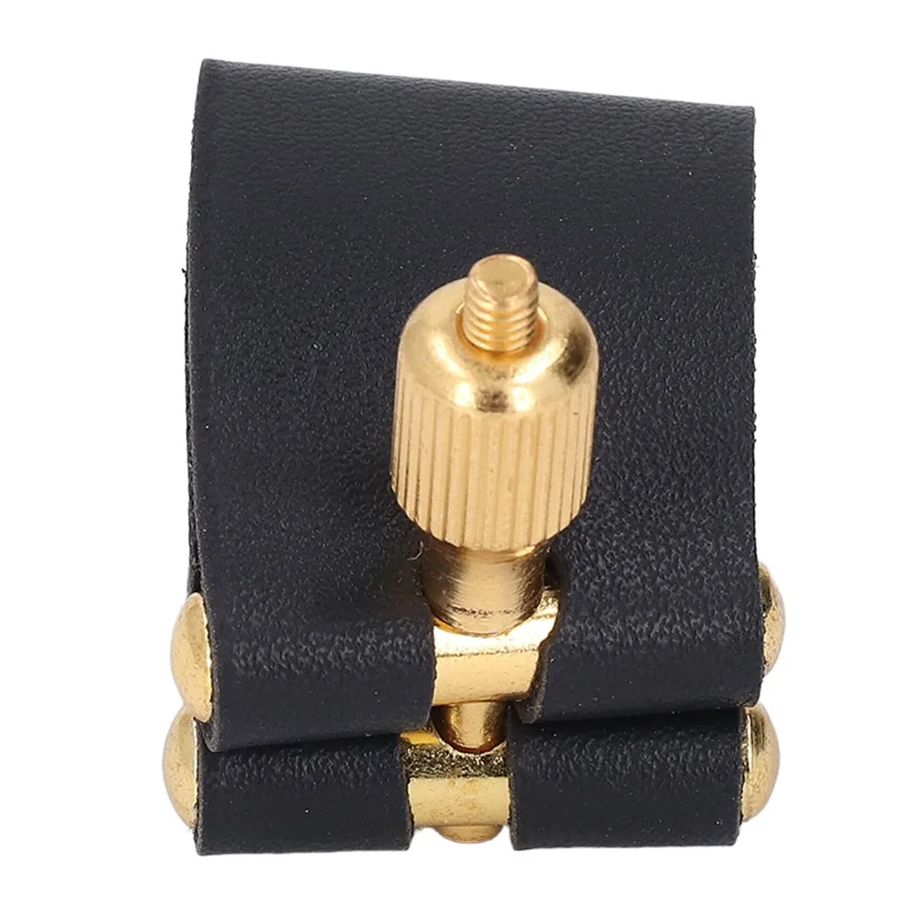 Abrazadera boquilla saxofón alto cuero y metal negra
