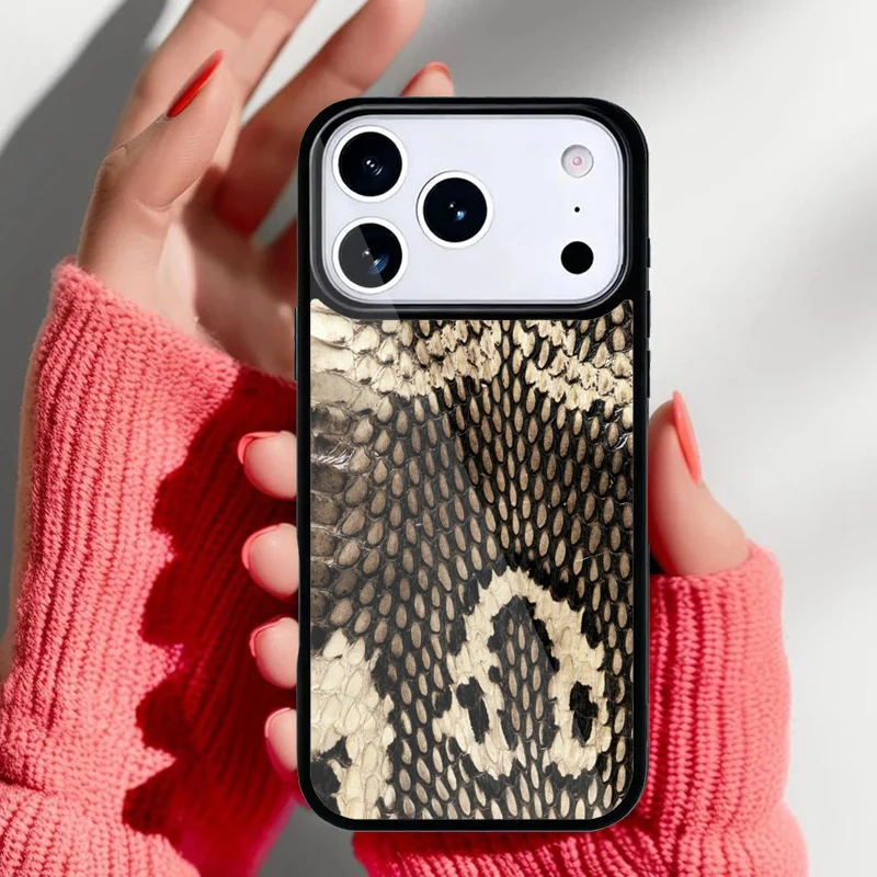 Funda colocada sobre el teléfono