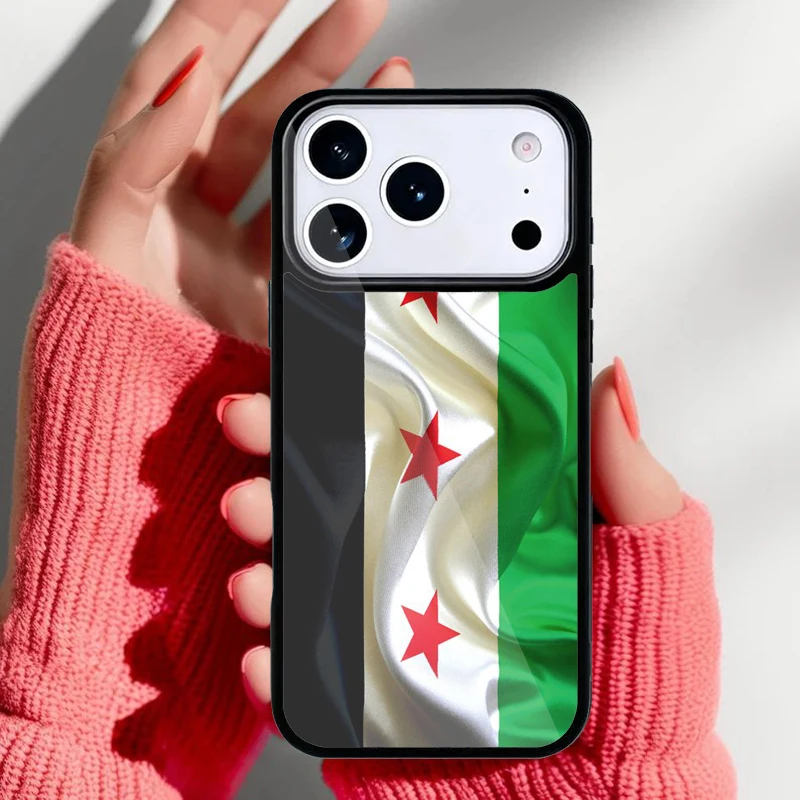 Funda ajustada al iPhone mostrando bordes y puertos
