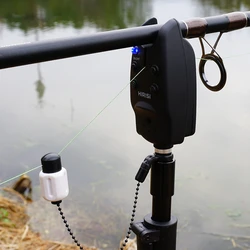 Alarma de picada Hirisi impermeable con LED nocturno para carpa