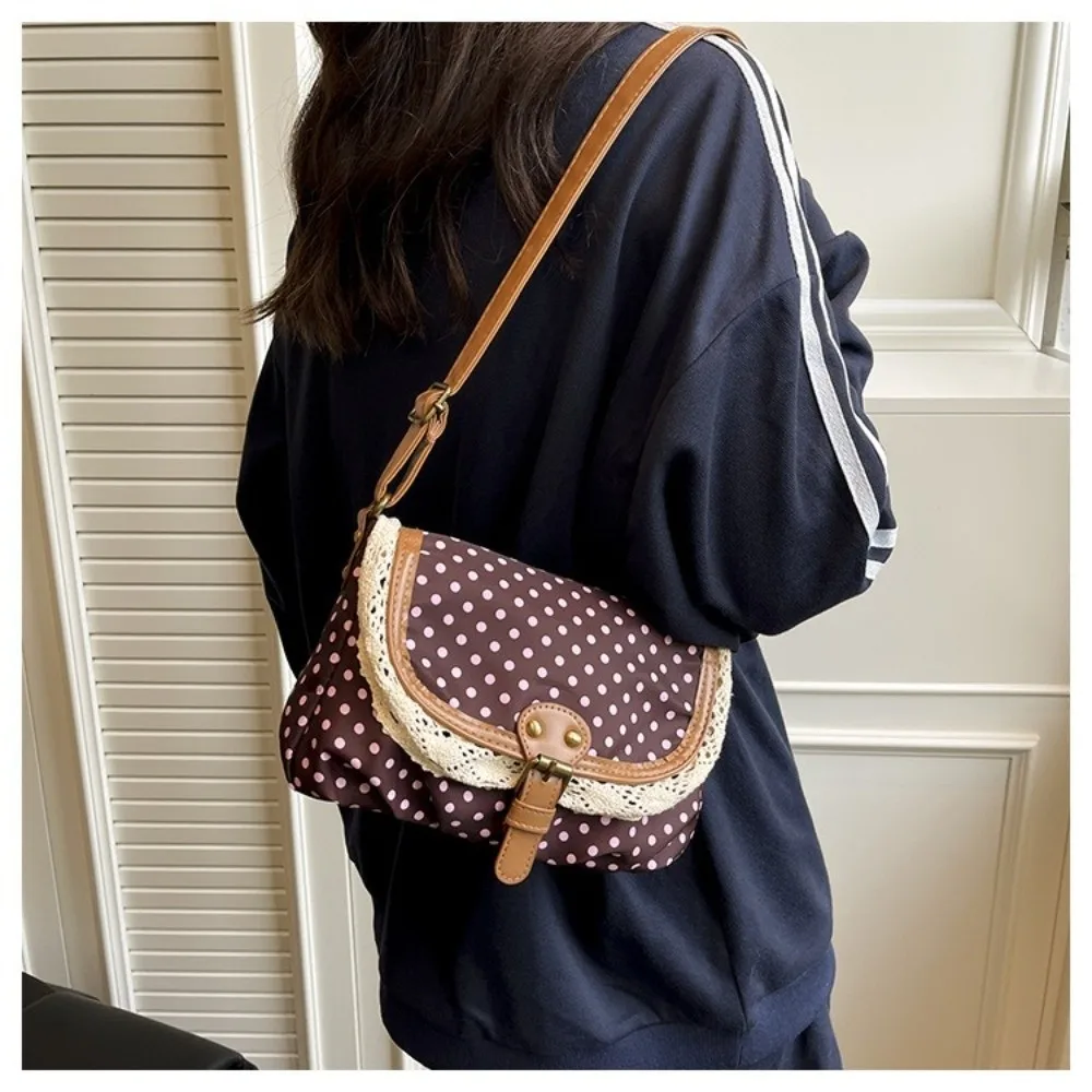 Bolso bandolera vintage de lona con ribete de encaje y estampado - imagen 2