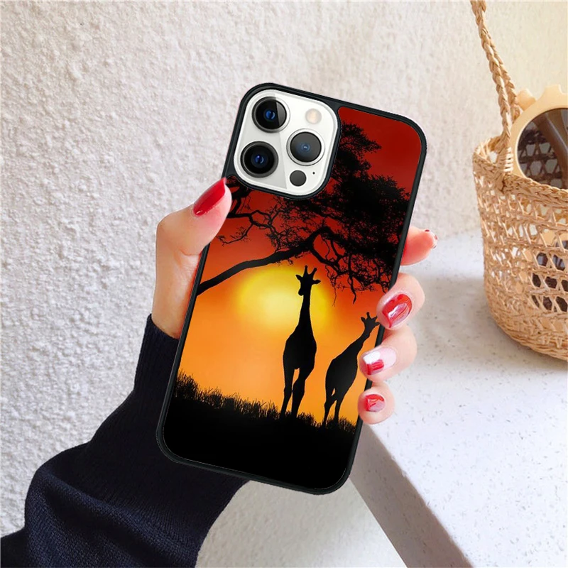 León y acacia en diseño de funda para iPhone