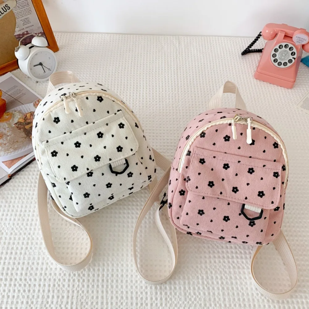 Mochila pequeña de pana con estampado floral y bandolera - imagen 3