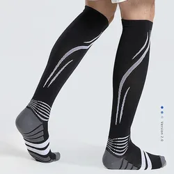 Calcetines deportivos de compresión transpirables hasta la rodilla