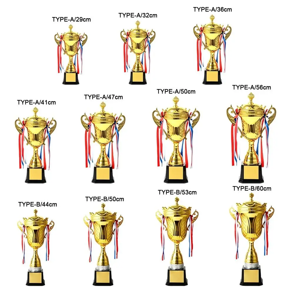 Trofeo dorado con copa de metal