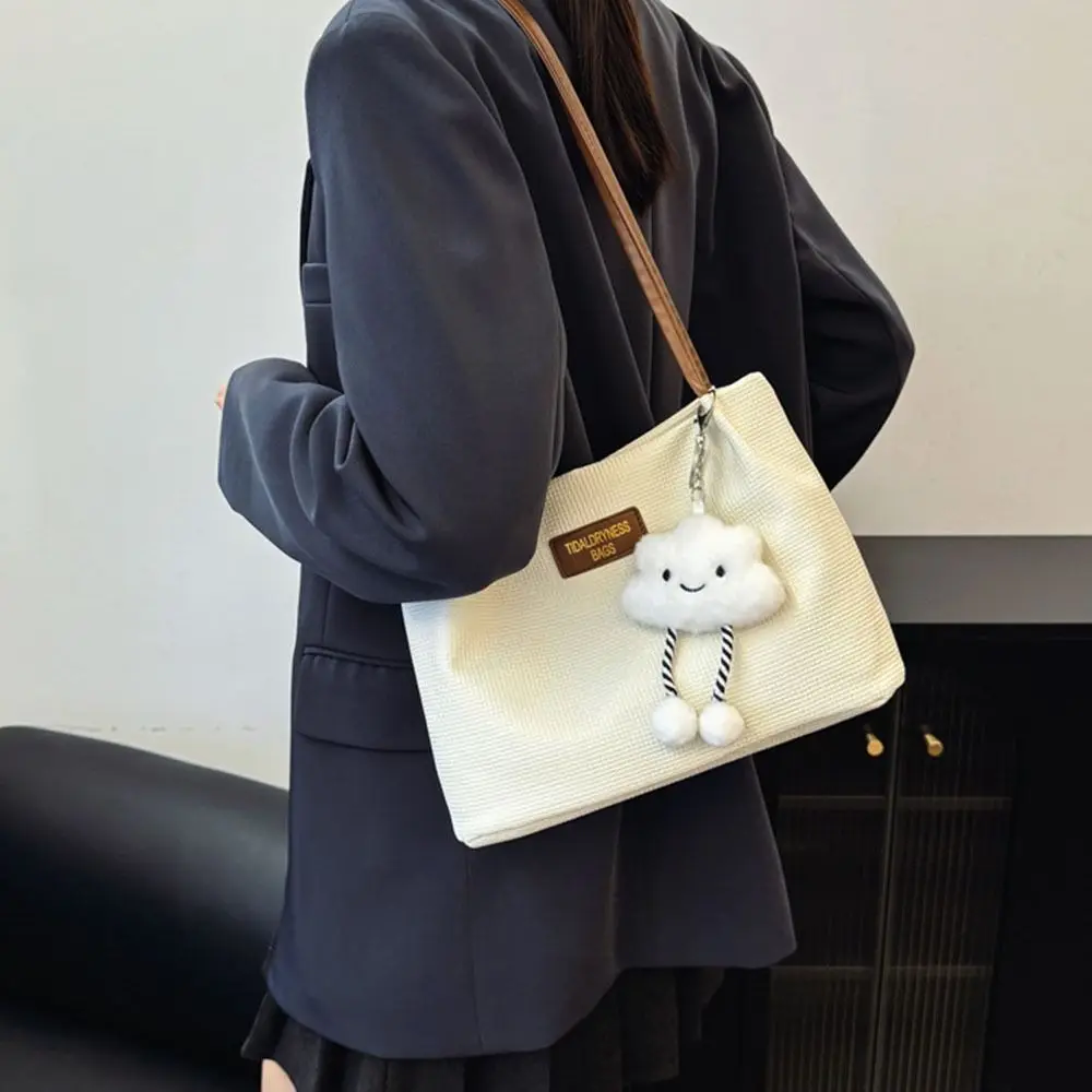 Bolso de hombro tipo cubo con colgante y gran capacidad moderna - imagen 5