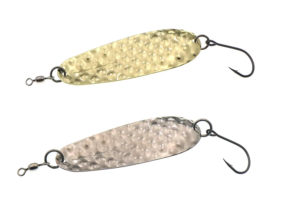 Señuelo de pesca plateado y cobre