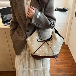 Bolsa de pesca bandolera ligera con estampado de puntos