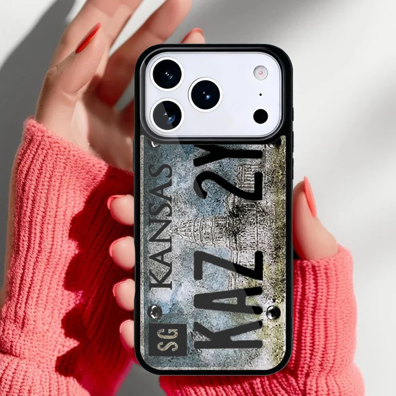 Funda de madera con logotipo Supernatural para iPhone, vista general