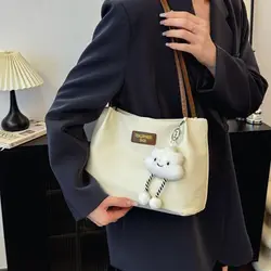 Bolso de hombro tipo cubo con colgante y gran capacidad moderna