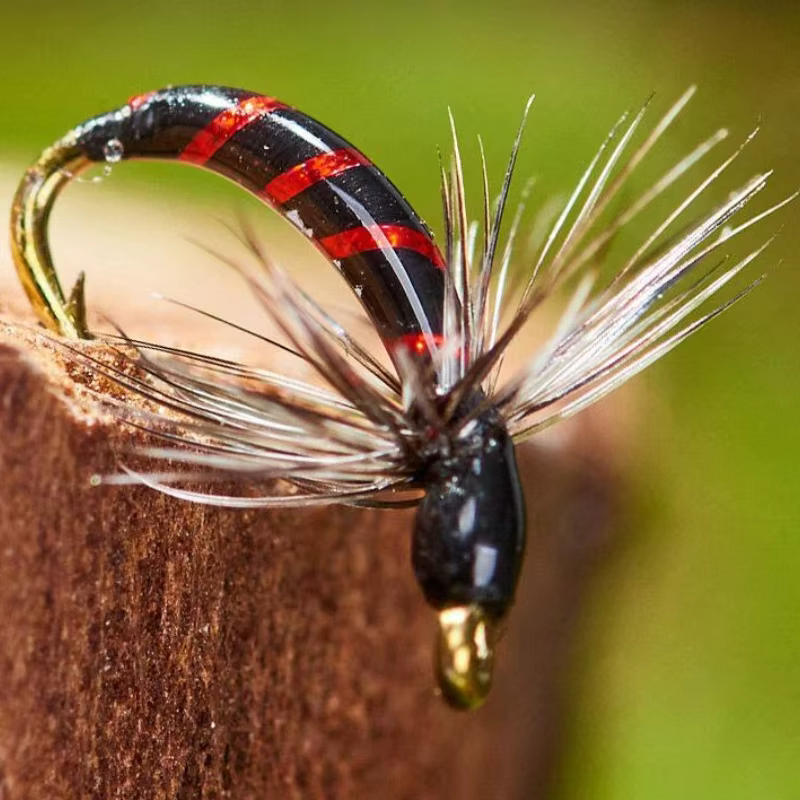 Anzuelos tipo mosca con cola curva dorados, micro para pez pequeño