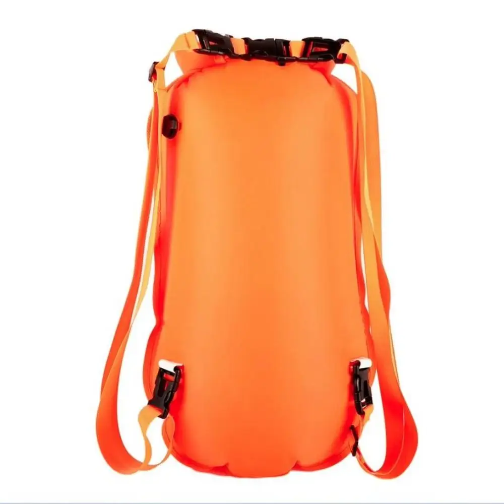 Mochila flotante con correa ajustable