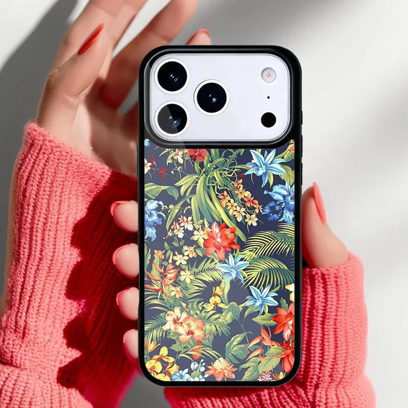 Detalle del diseño tropical y bordes protectores