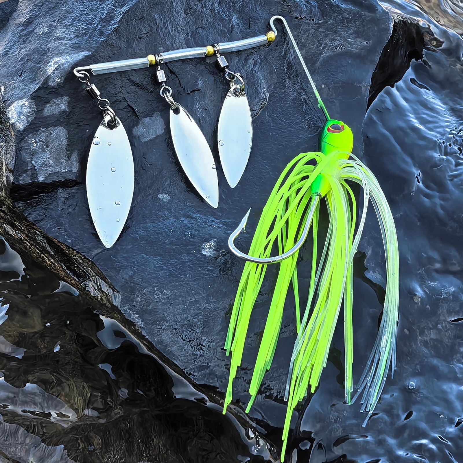 Free Fisher Spinnerbait Buzzbait para lubina con faldas y hoja metal - imagen 5