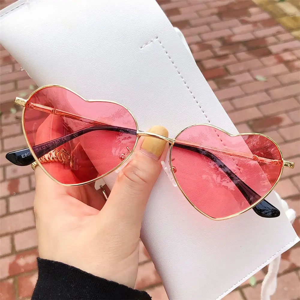 Gafas de sol vintage UV400 con forma de corazón para mujer - imagen 4