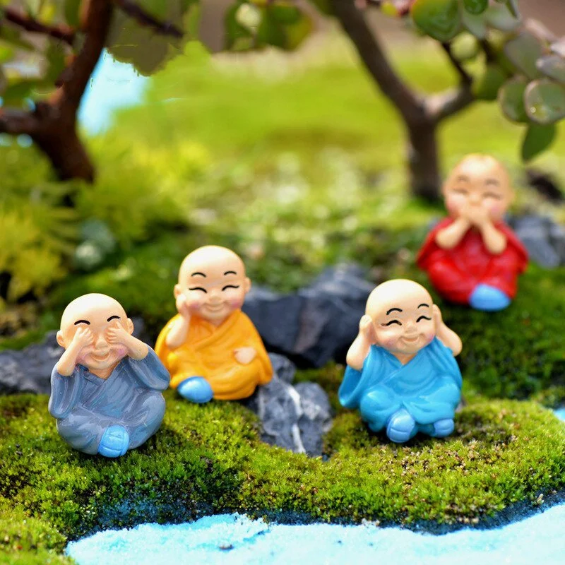 Figuras de monjes en miniatura para micropaisajes