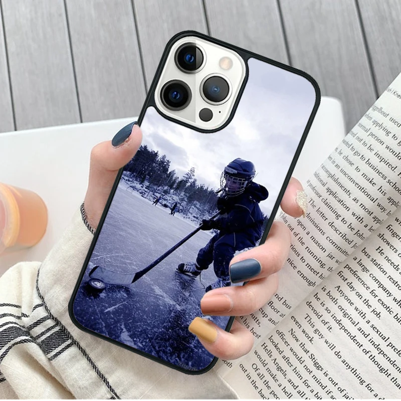 Detalle del diseño de hockey en la funda para iPhone