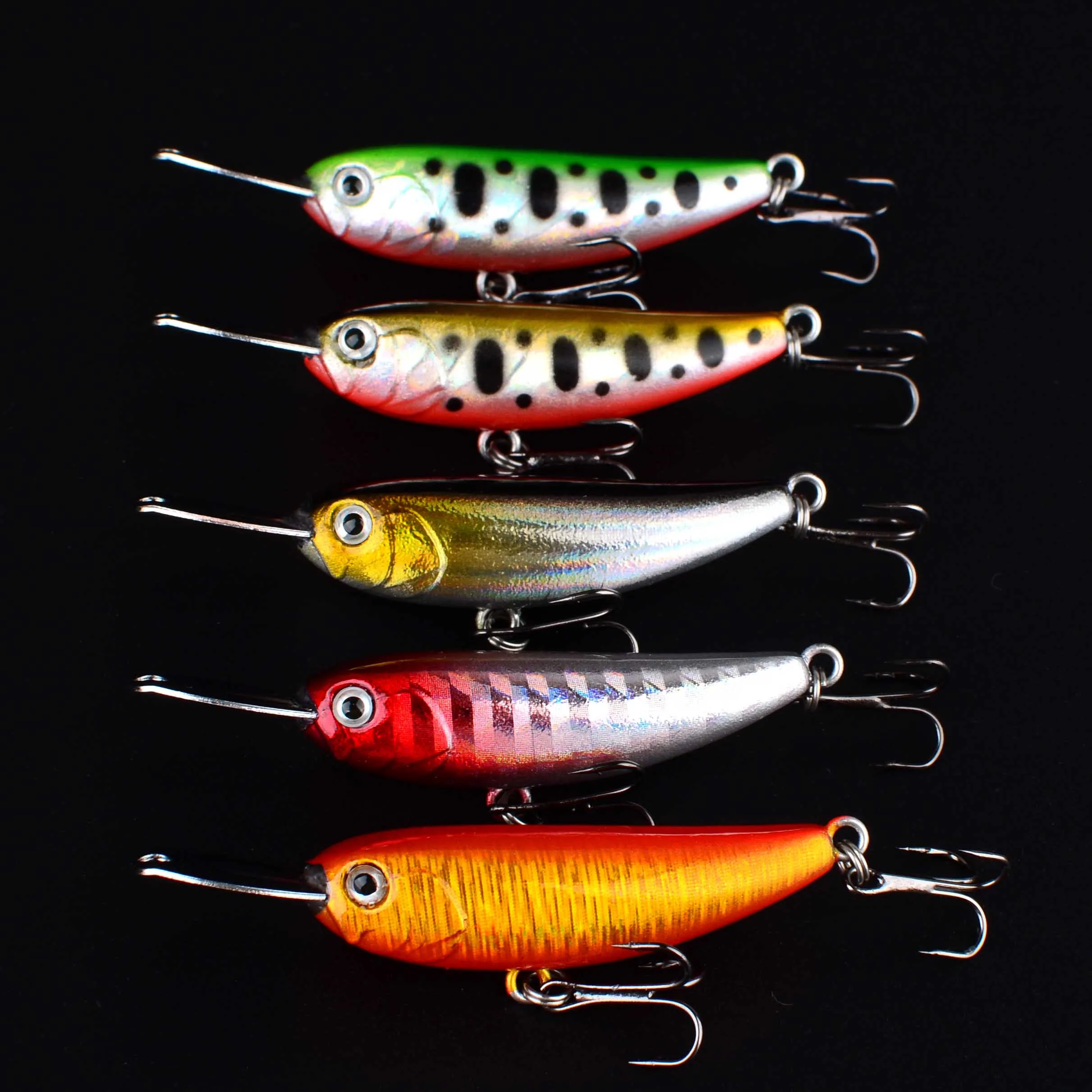 Señuelos Minnow de pesca en diferentes colores