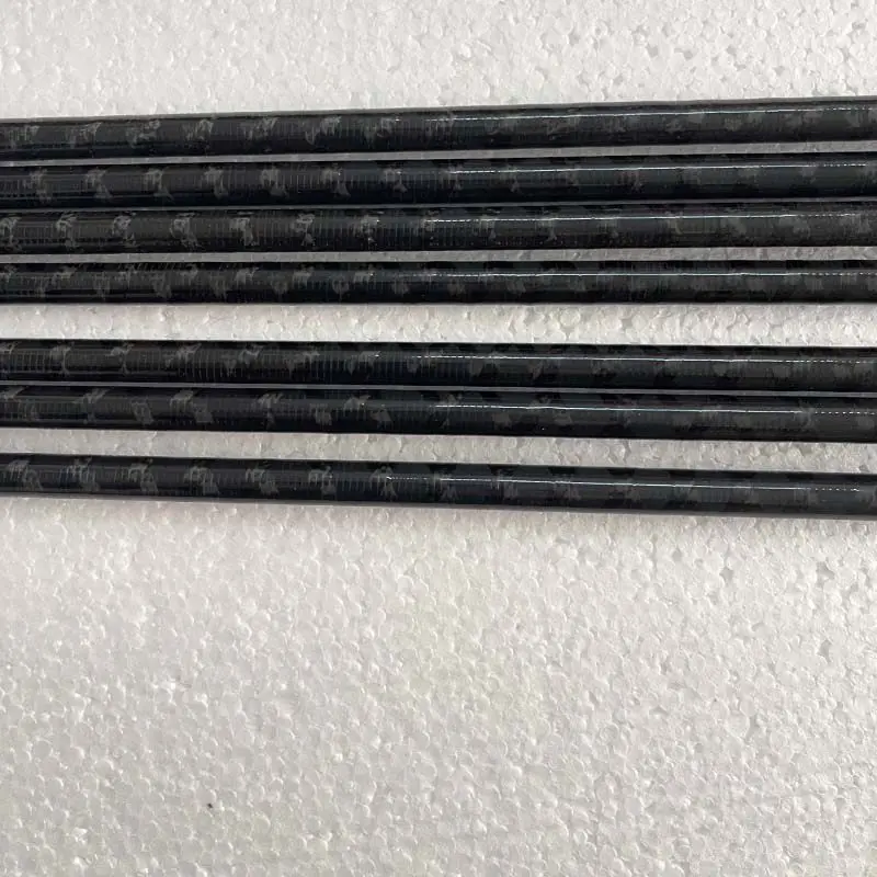 Sección de caña en fibra de carbono en bruto