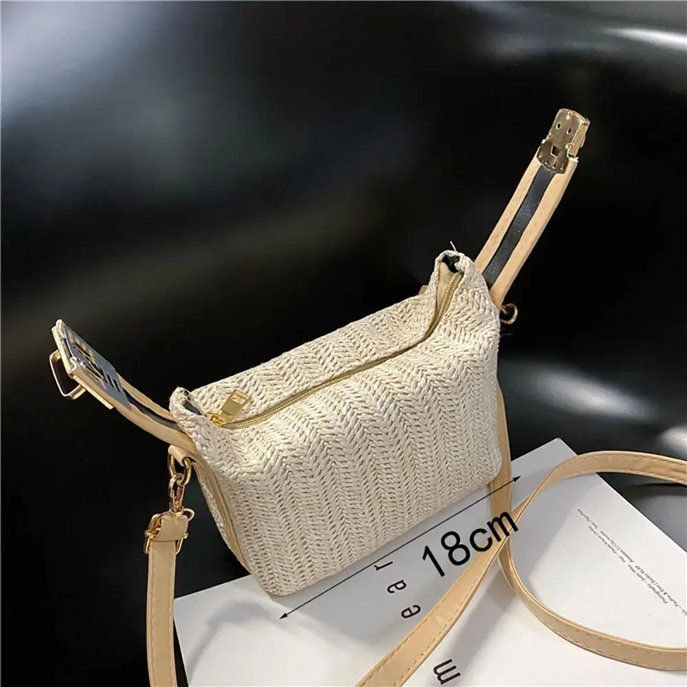 Bolso bandolera de paja con cierre metálico y asa acolchada - imagen 5